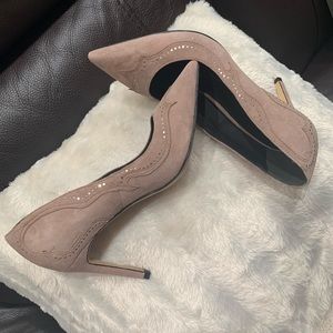 ALLSAINTS Shoes. This pointy- toe pump are beautiful and elegant!